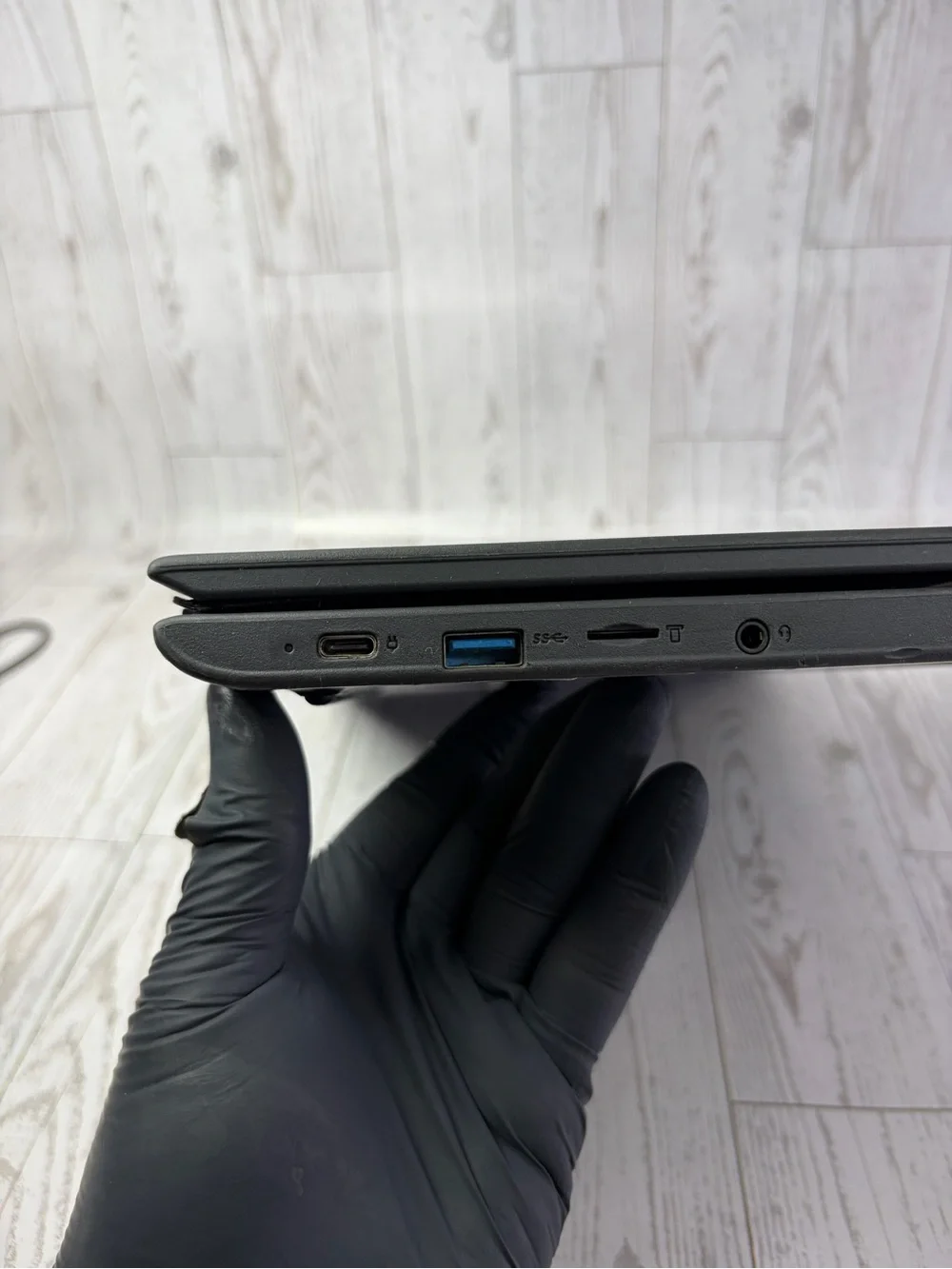 Lenovo Black Chromebook Laptop with Camera “Comes With Aftermarket C-Charger”